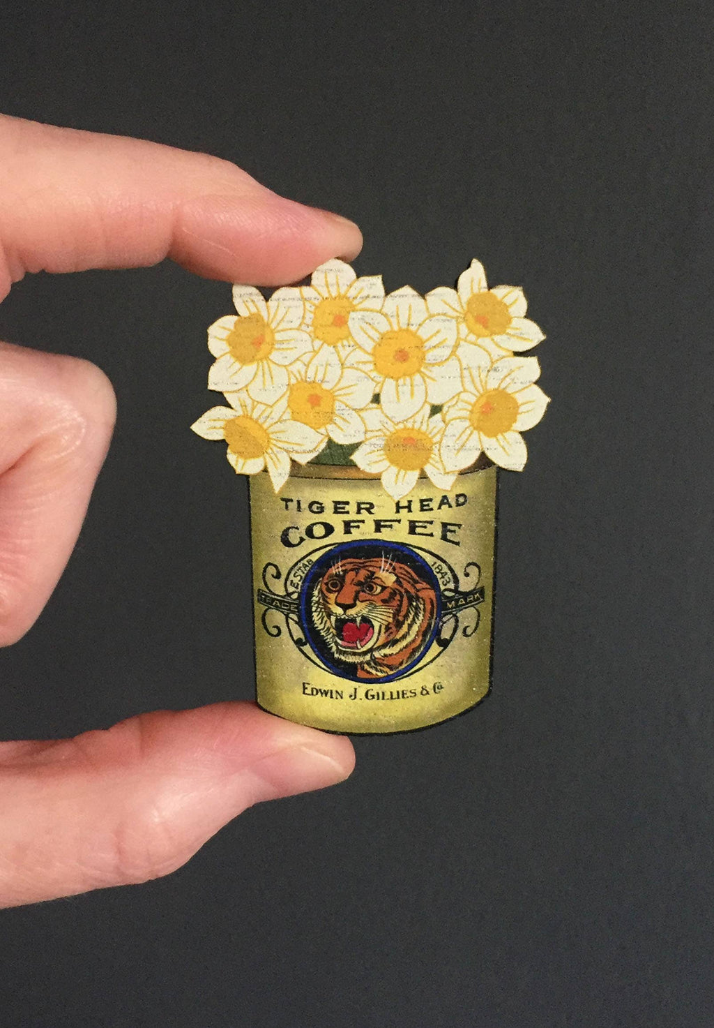 Vintage Flower Wooden Pin Badge-Daffodils