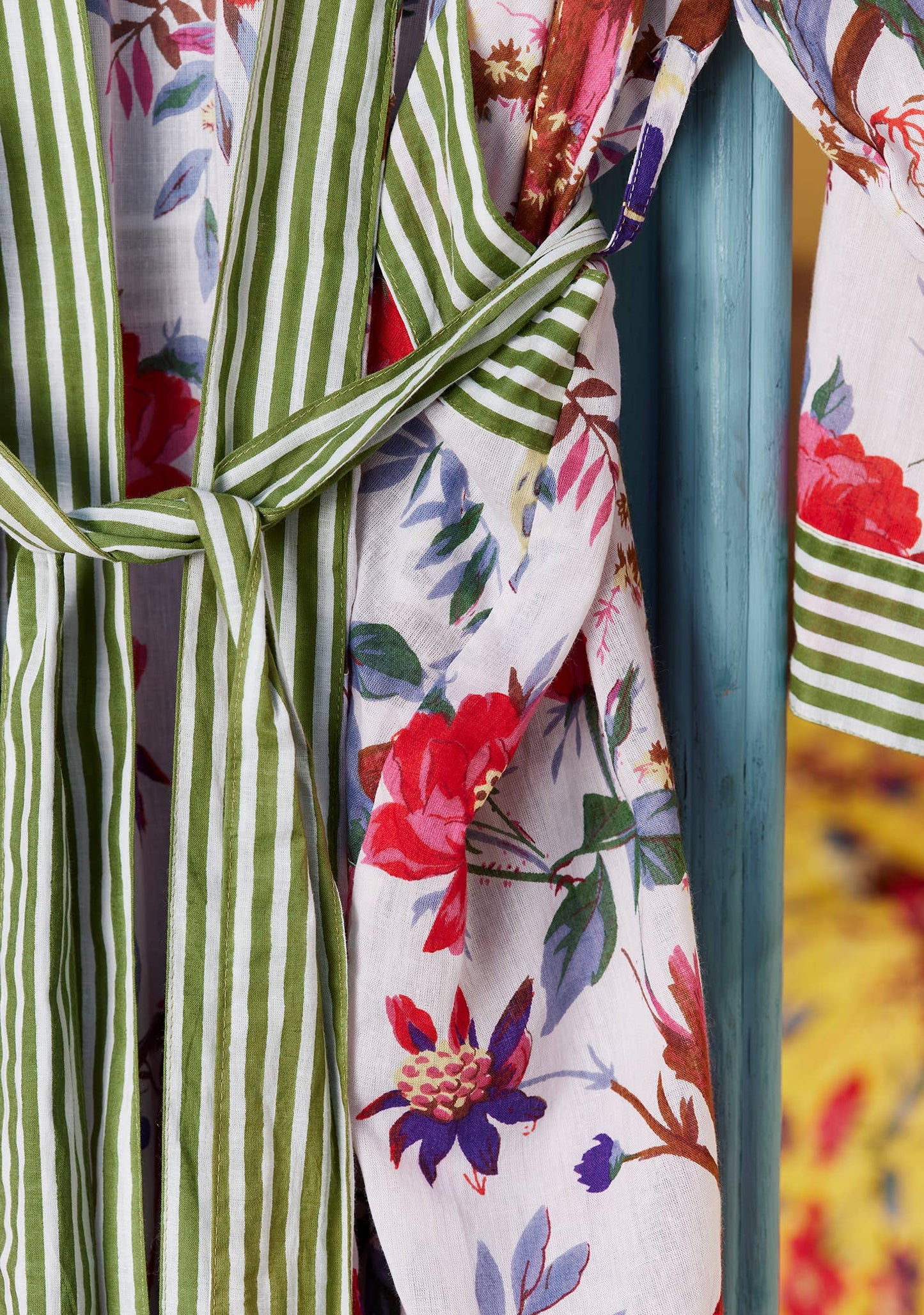 Bird Of Paradise Dressing Gown - White: Small/Medium(SM)