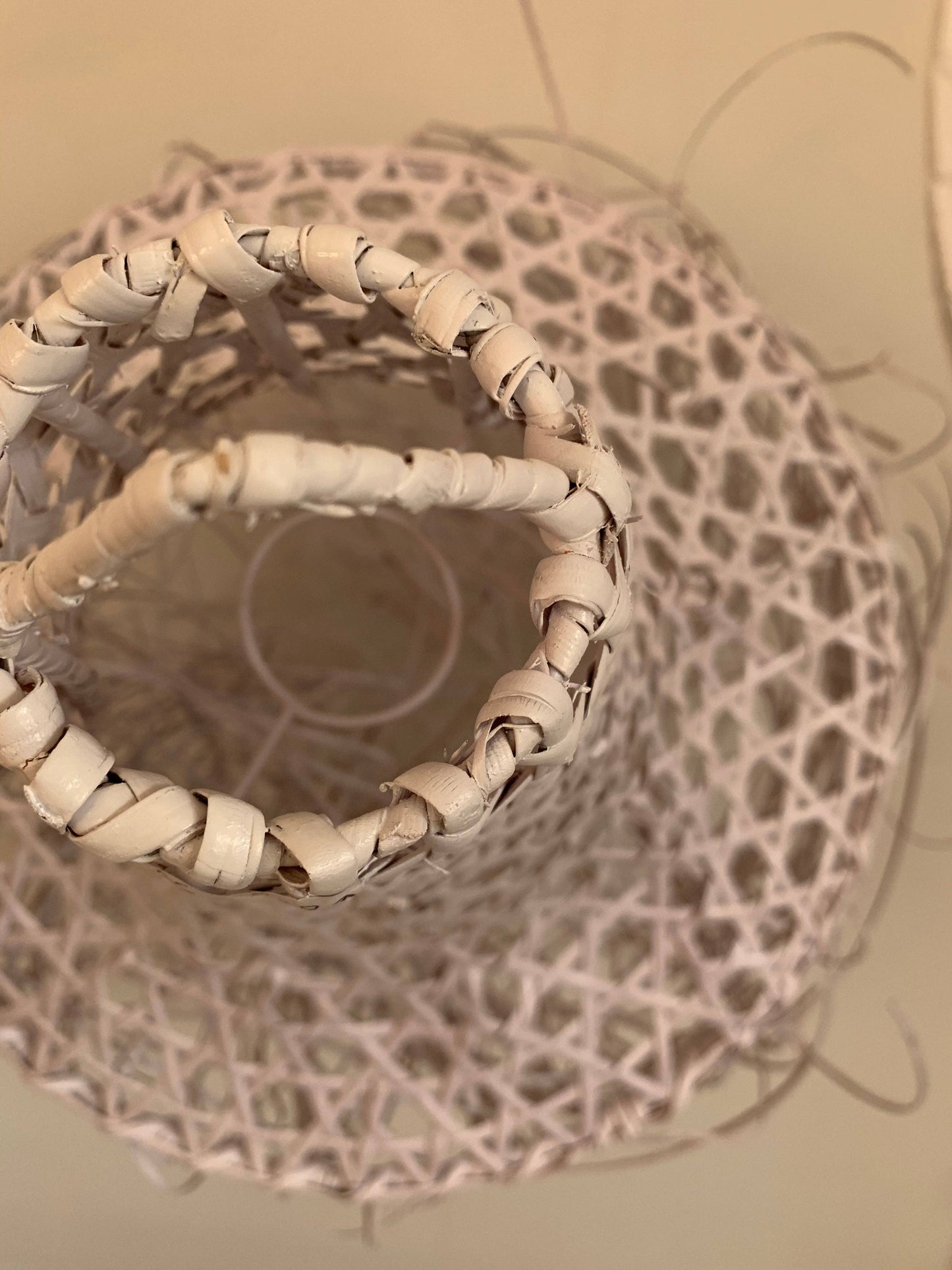 White Straw Wicker Woven Fringe Lampshade