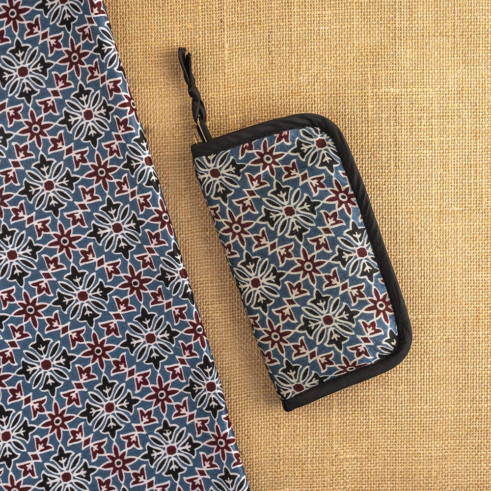 Lantern Moon, Knit Aid Case