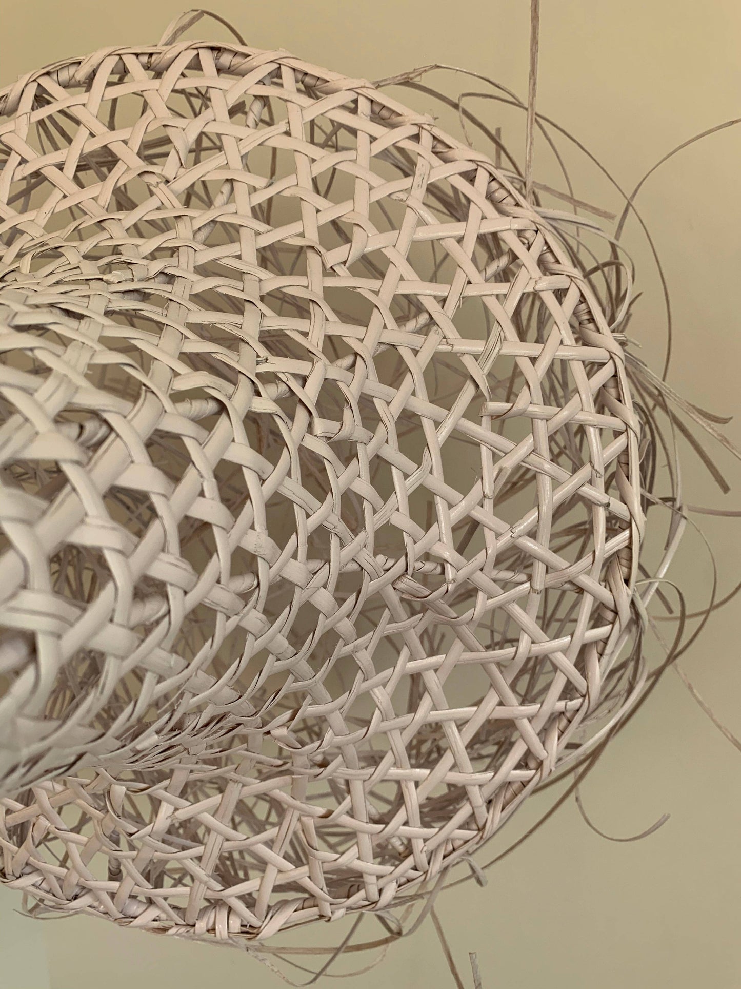 White Straw Wicker Woven Fringe Lampshade