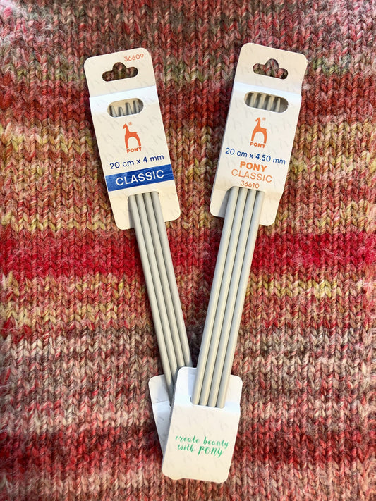 Double Pointed 4.50mm, 20cm length, x4 needles